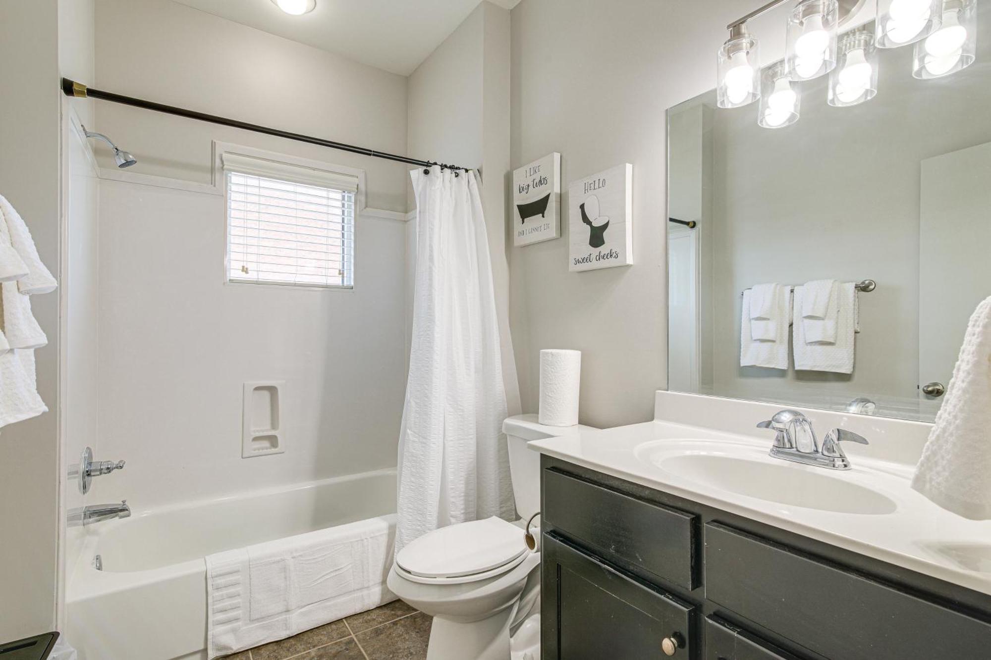 Apartment Wfh-friendly Near Hospitals And Dtwn! *