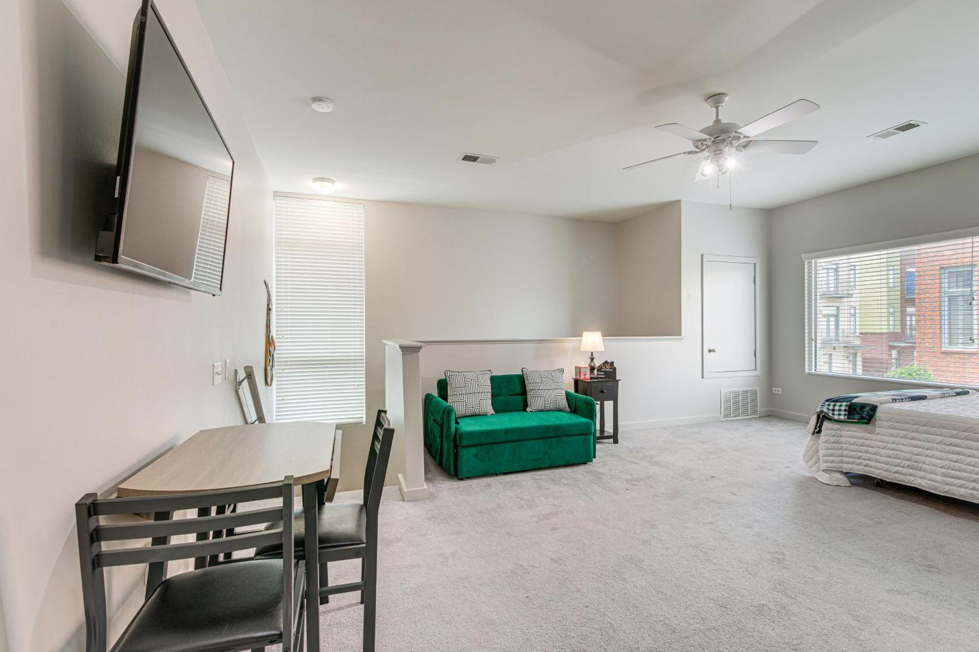 Wfh-friendly Near Hospitals And Dtwn! Apartment *