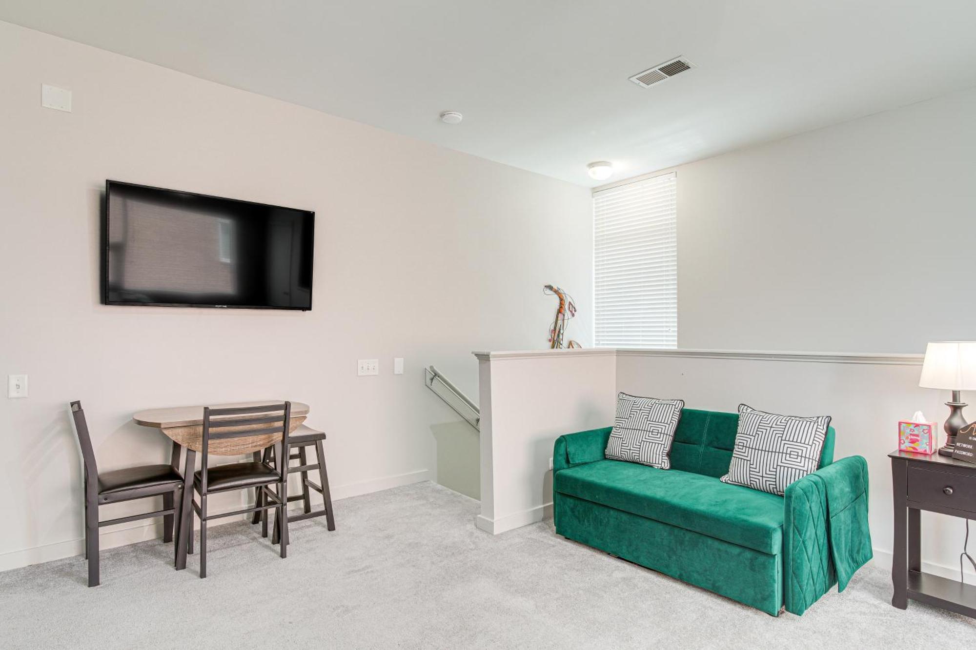 Wfh-friendly Near Hospitals And Dtwn! Apartment